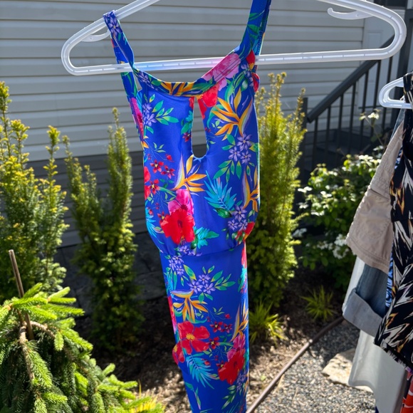 New swimsuit - Picture 2 of 2